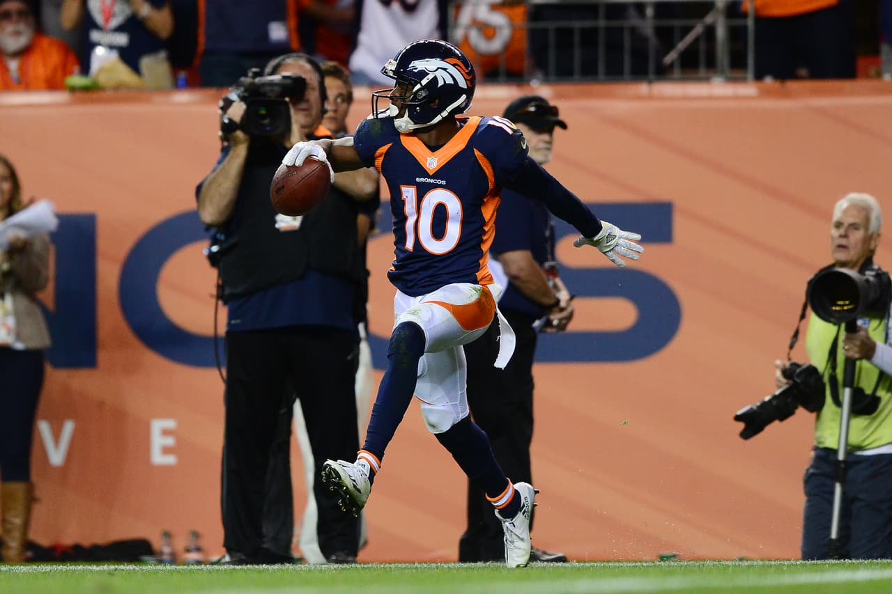 DENVER, CO - OCTOBER 24: Wide receiver Emmanuel Sanders #10 of the Denver Broncos celebrates catching a deep pass in the third quarter of the game at Sports Authority Field at Mile High on October 24, 2016 in Denver, Colorado. (Photo by Dustin Bradford/Getty Images)