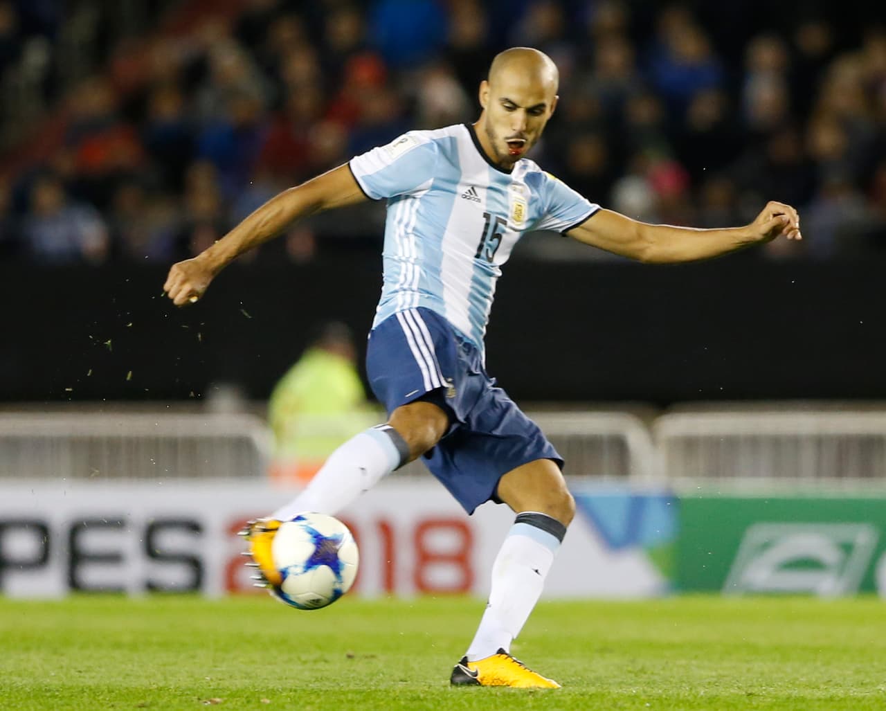 El volante argentino Guido Pizarro, de pasado en el fútbol mexicano, saldría de Sevilla y llegaría al Olympique de Marsella o incluso llegar a Tigres en la Liga MX.
