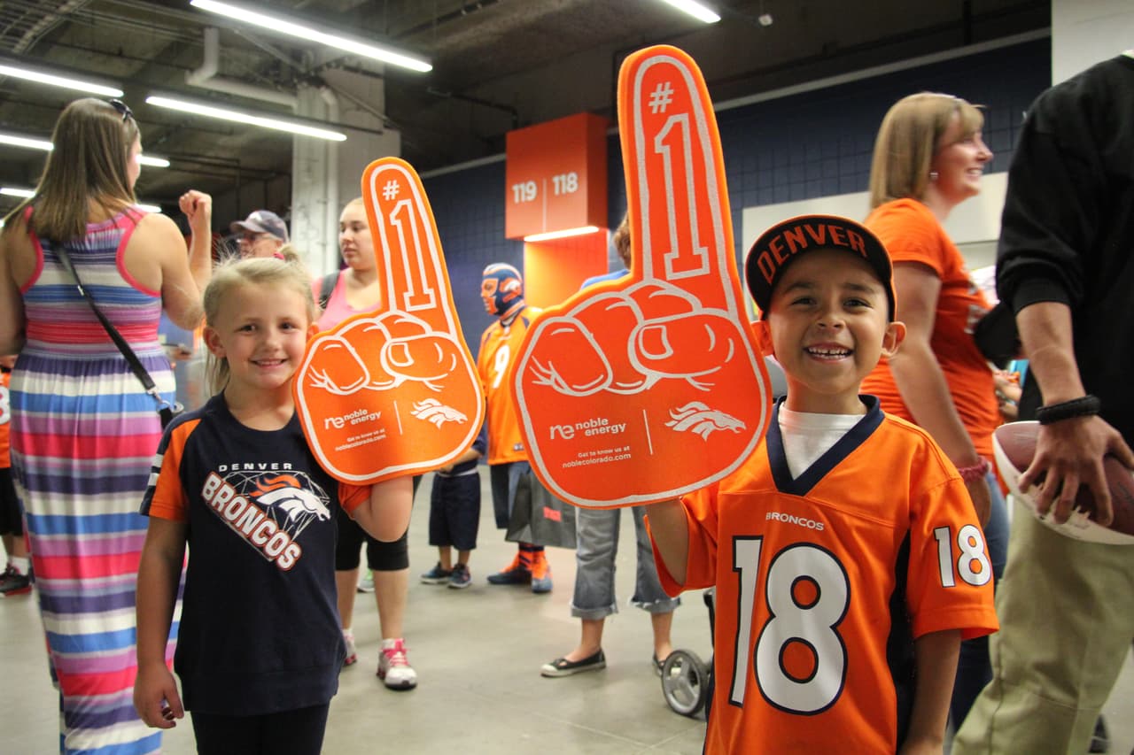 Los fanáticos pudieron participar en varias actividades gratuitas en este evento (Foto: Denver Broncos).