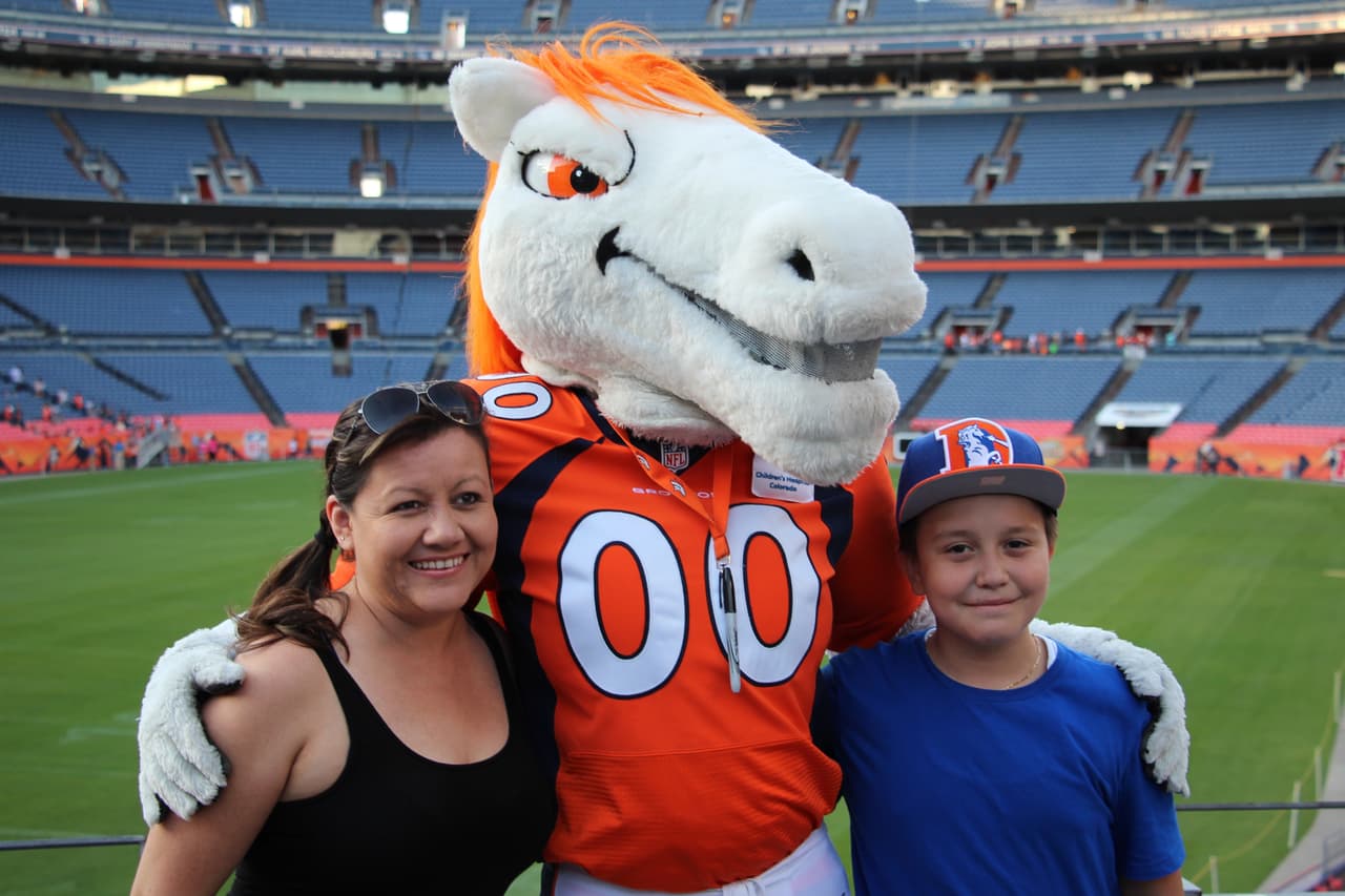 Además de la oportunidad de conocer a la Mascota Miles y a las porristas de los Broncos (Foto: Denver Broncos).