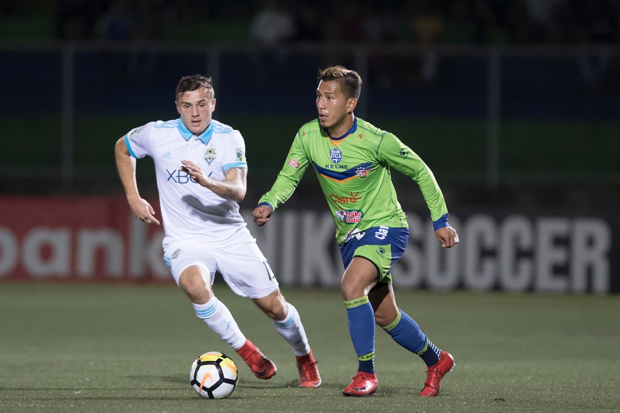 Para el segundo tiempo, la consigna por anotar el tanto del empate y buscar la victoria fue el principio de los locales.