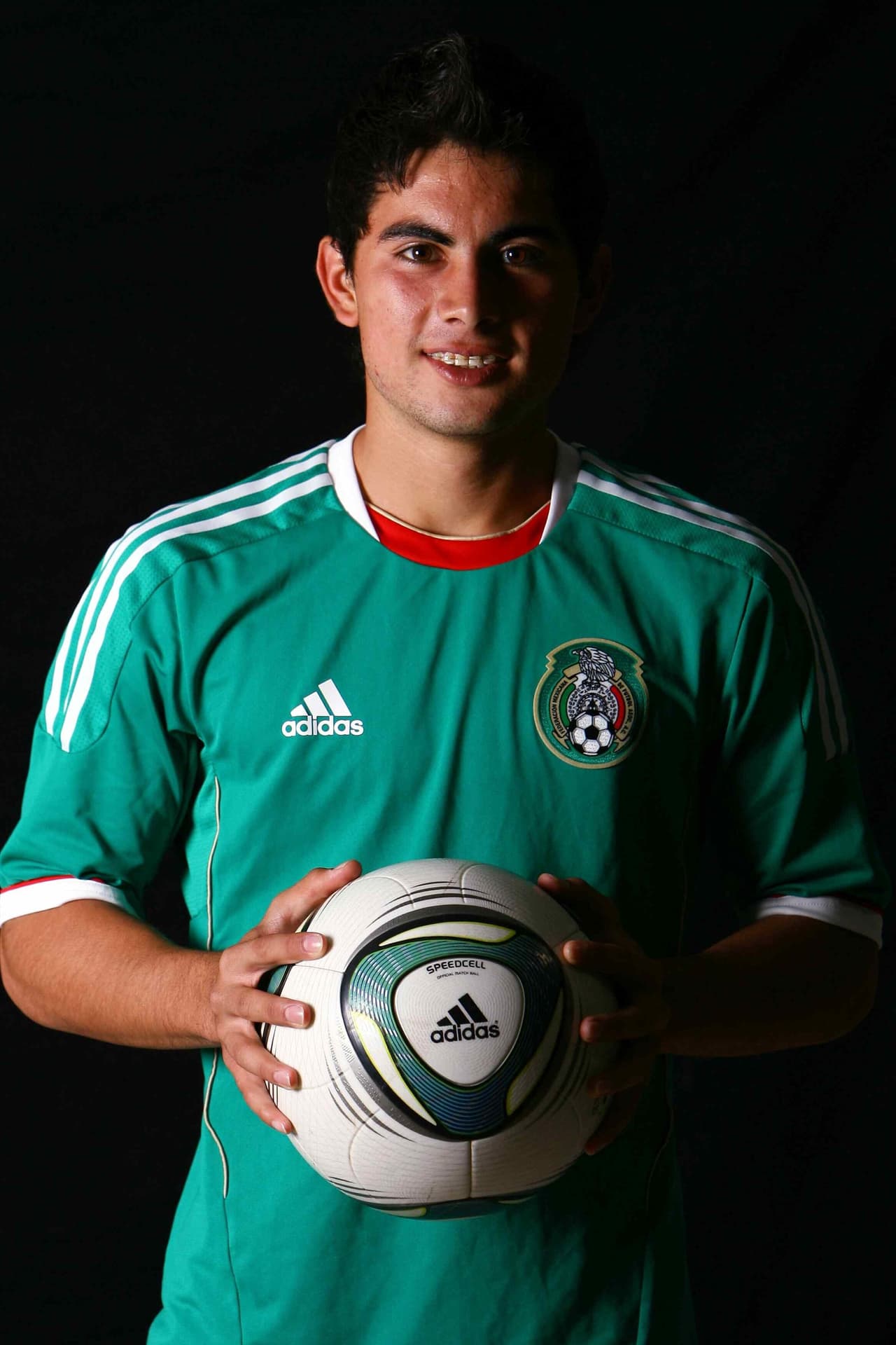 Numéricamente hablando, su carrera ha sido exitosa:
<b>tiene dos títulos con Santos Laguna de Torreón.</b>