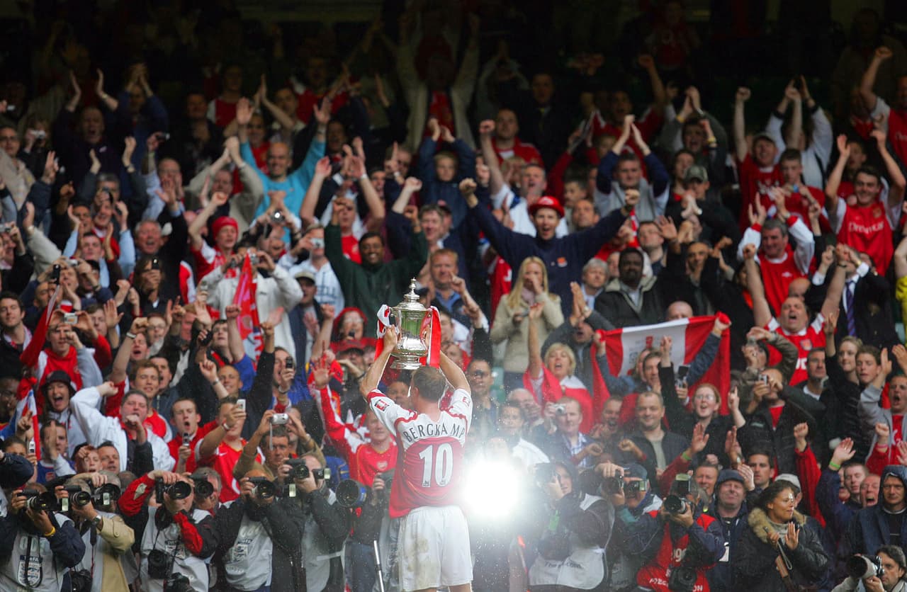 Aunque con los 'Gunners' lo ganó todo a nivel local, sus títulos europeos (dos Copas de la UEFA y una UEFA Copa de Campeones de Copa) los logró con Ajax e Inter de Milán.
