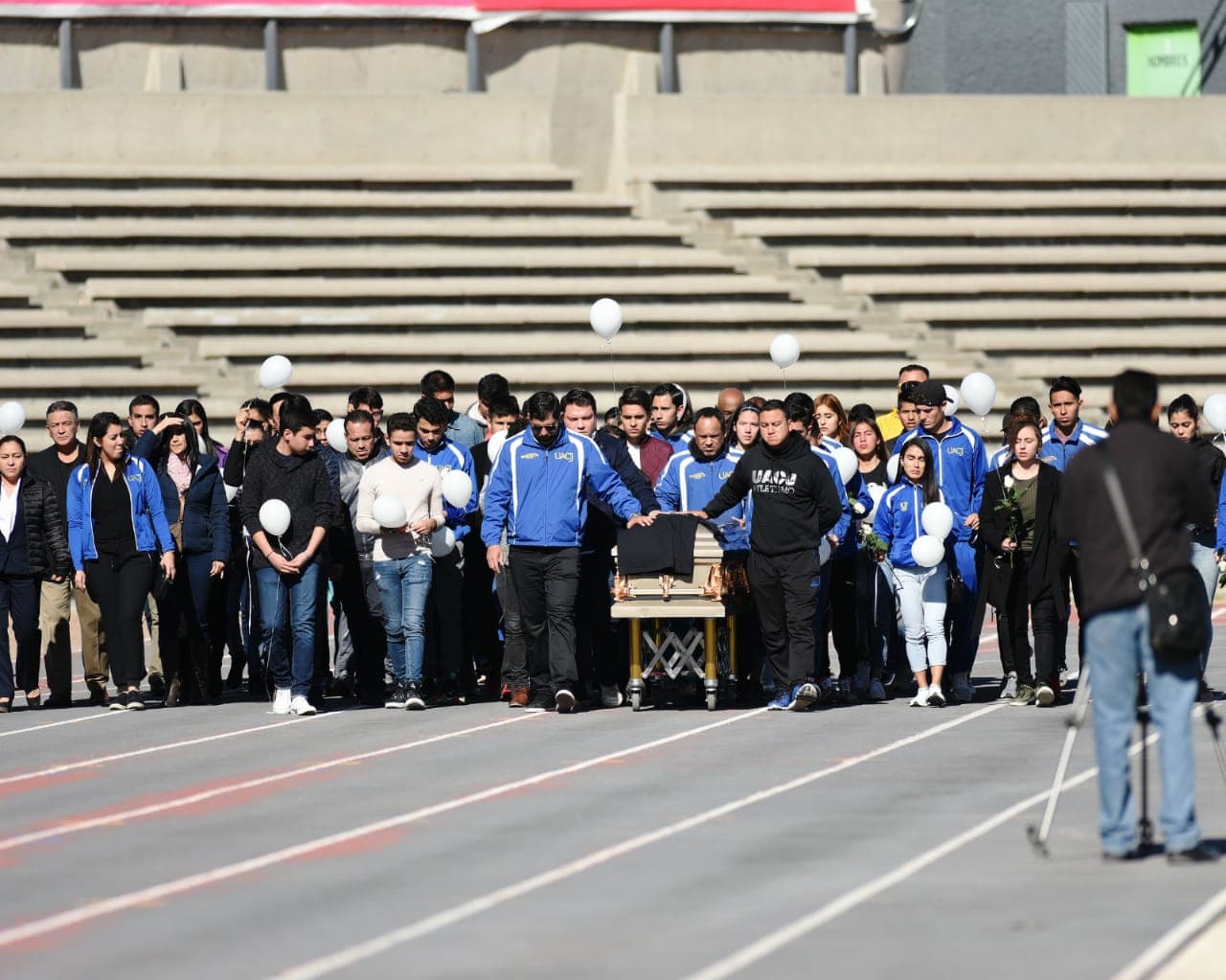 Martín Loera ganó una medalla en la olimpiada nacional; era promesa en los 100 metros planos. Se resistió a un asalto y murió de un balazo.