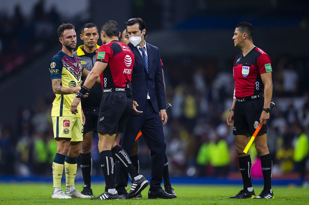 Con un auténtico juegazo de Alan Mozo, quien puso tres asistencias, además de los goles de Corozo y Meritao, Pumas fue mucho mejor que el América y lo eliminó en los Cuartos de Final del Grita México A21.