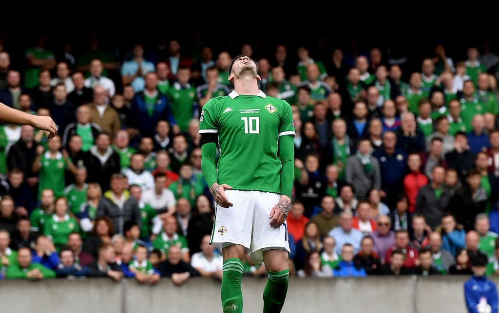 La reacción de Kyle Lafferty es la frustración de los irlandeses del norte por la inesperada caída.