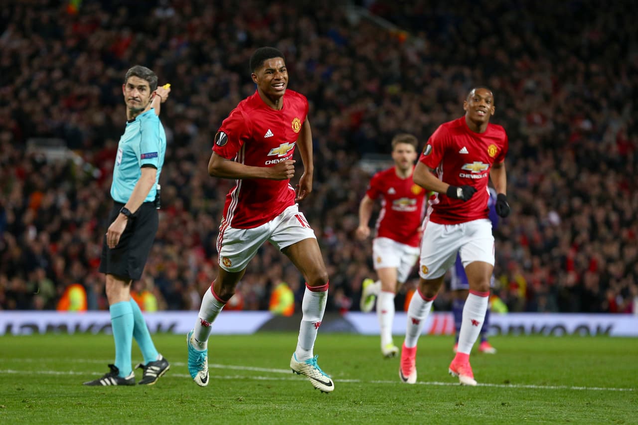 Ni hablar de Marcus Rashford, que con 19 años ya forma parte del plantel principal del Manchester United. El jovencito inglés ha marcado 9 goles en toda la temporada y 5 de ellos en la Premier League.
