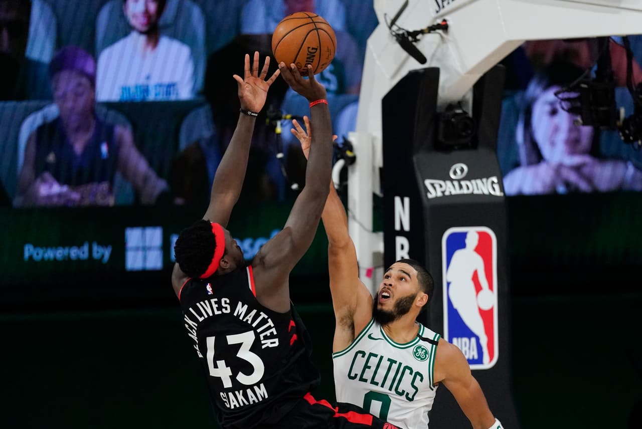 El cuarto juego fue para los de Toronto 93-100 y empatan al serie a dos juegos. El quinto encuentro será el próximo 7 de septiembre.