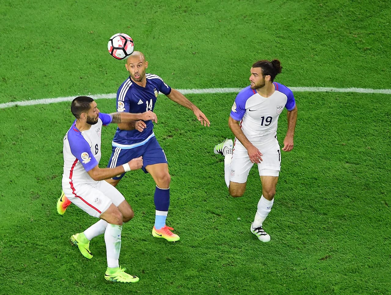 14. Javier Mascherano: El más inteligente de todo el equipo, en las pocas incursiones ofensivas de Estados Unidos se metía como tercer central y cuando atacaban se involucraba directamente en el traslado de la pelota. Calificación (9)