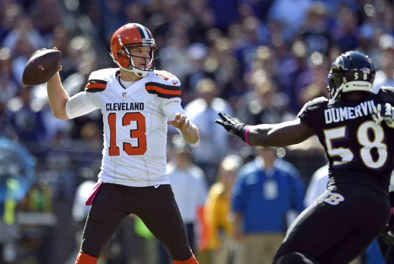 7.- El quarterback de Cleveland JOSH MCCOWN pasó para 457 yardas con dos touchdowns y sin intercepciones para un rating de pasador de 111.3 puntos en el triunfo de los Browns en tiempo extra 33-30 en Baltimore.
