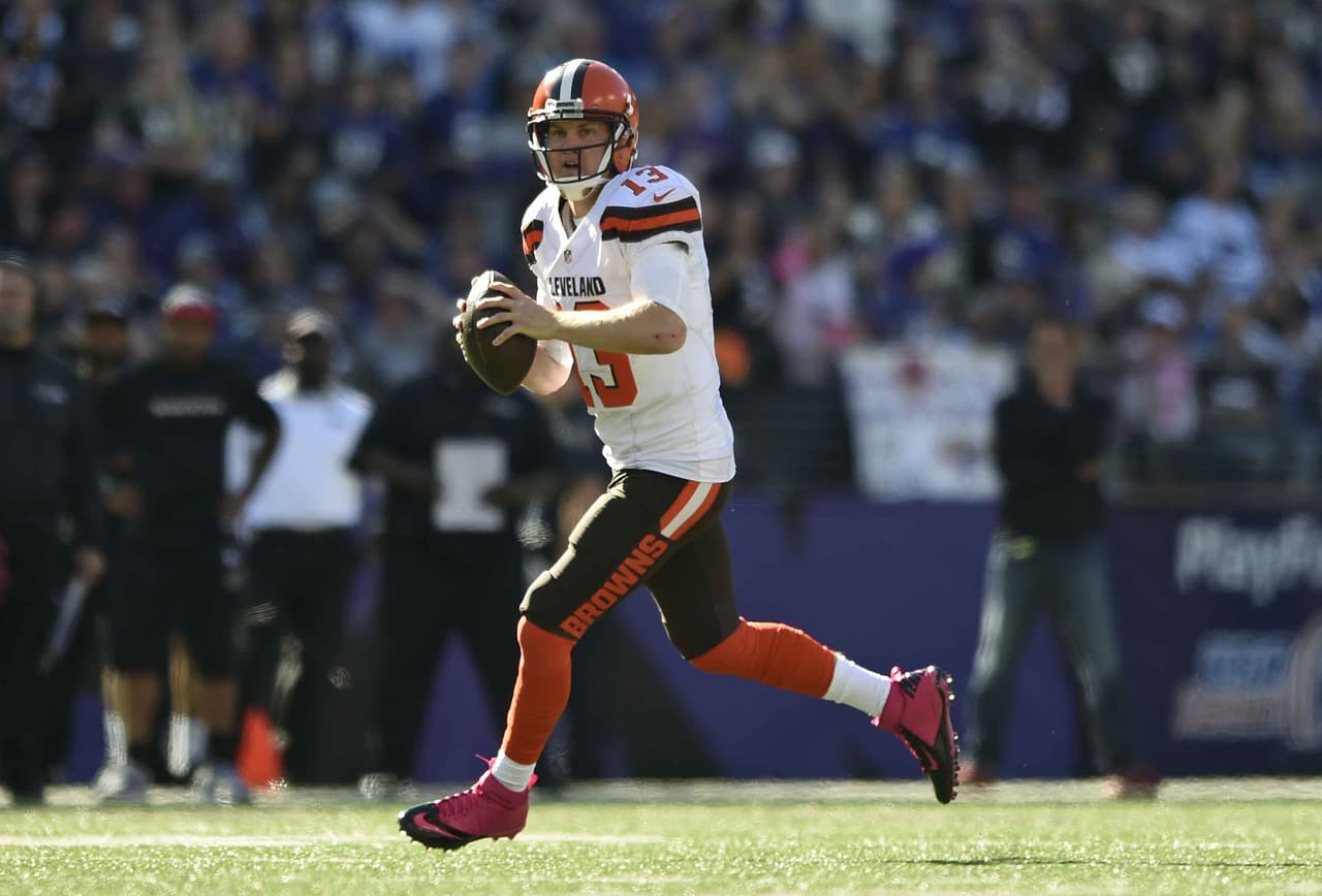 Las 457 yardas por pases de McCown con la nueva marca de la franquicia, y ahora es el primer pasador en la historia de los Browns con tres juegos al hilo de al menos 300 yardas de ofensiva aéreas.