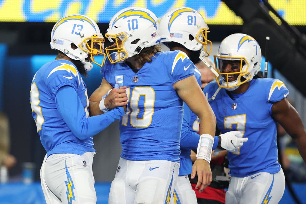 Los Angeles Chargers no saben aprovechar la localía y caen 34-28 frente a los Kansas City Chiefs.