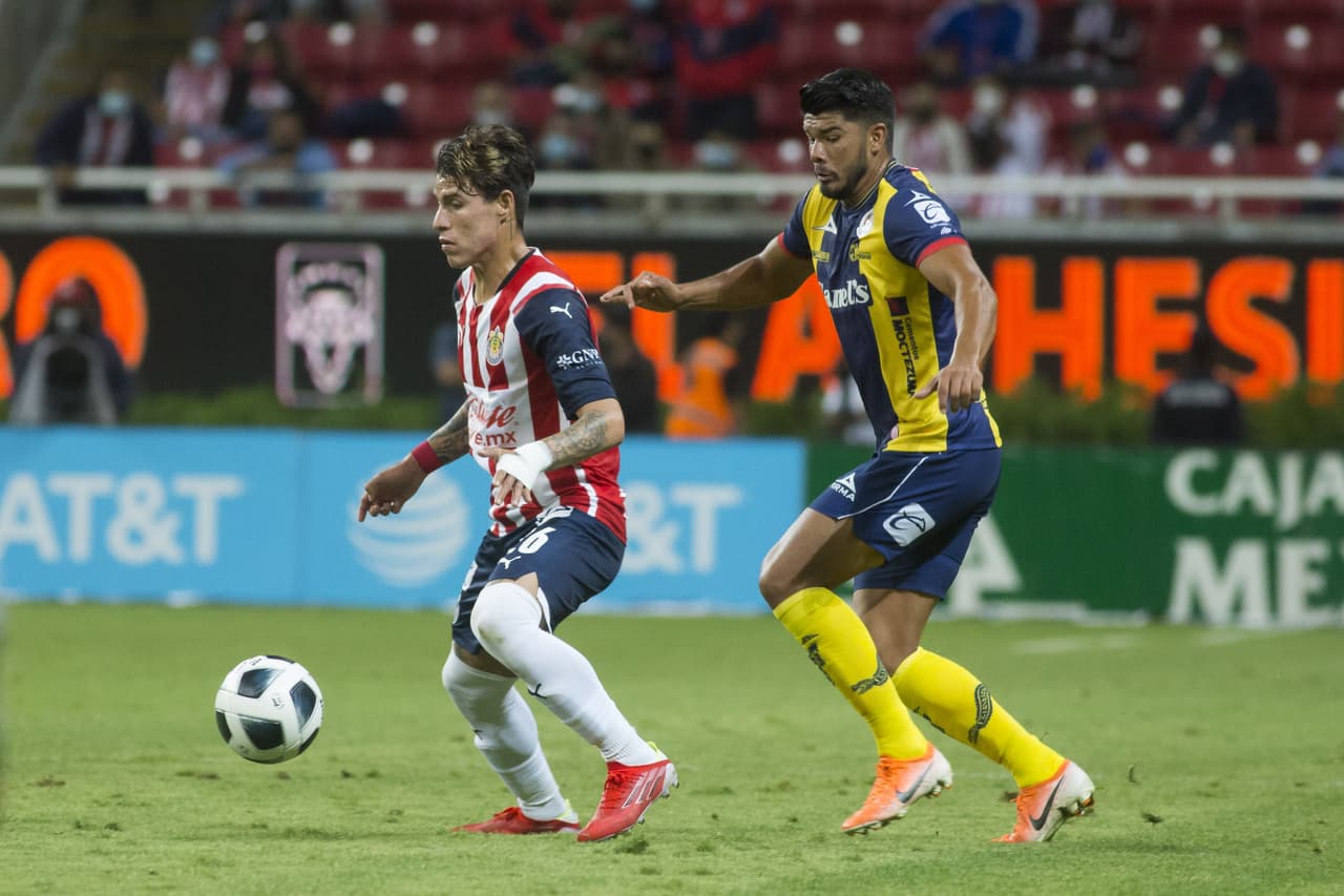 Con poco más de 10 minutos en el reloj, finalmente Chivas despertó y se metió al partido.