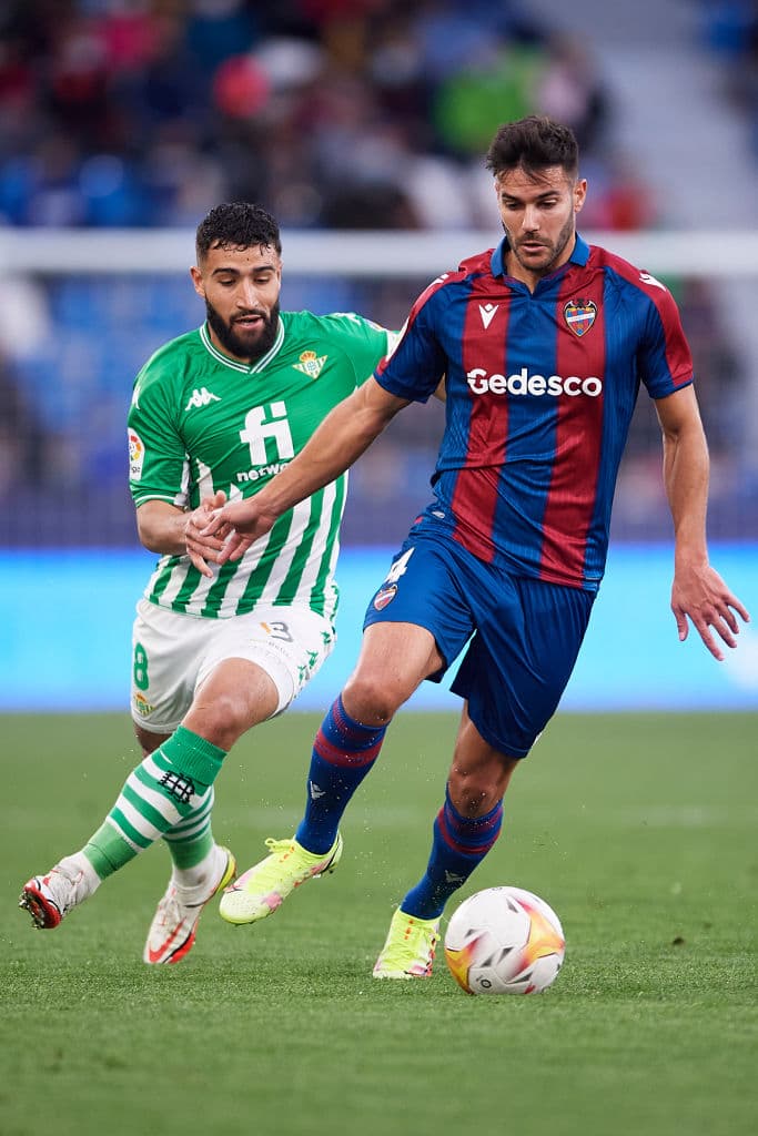 Real Betis golea al Levante con un marcador de 4-2 durante la J24 en La Liga. Daniel Gómez Alcón anotó los dos únicos goles para los 'granotes', mientras que para los verdiblancos descontaron Willian Carvalho, Edgar González y Nabil Fekir se lució con doblete. Los mexicanos Diego Lainez y Andrés Guardado jugaro 25 minutos.