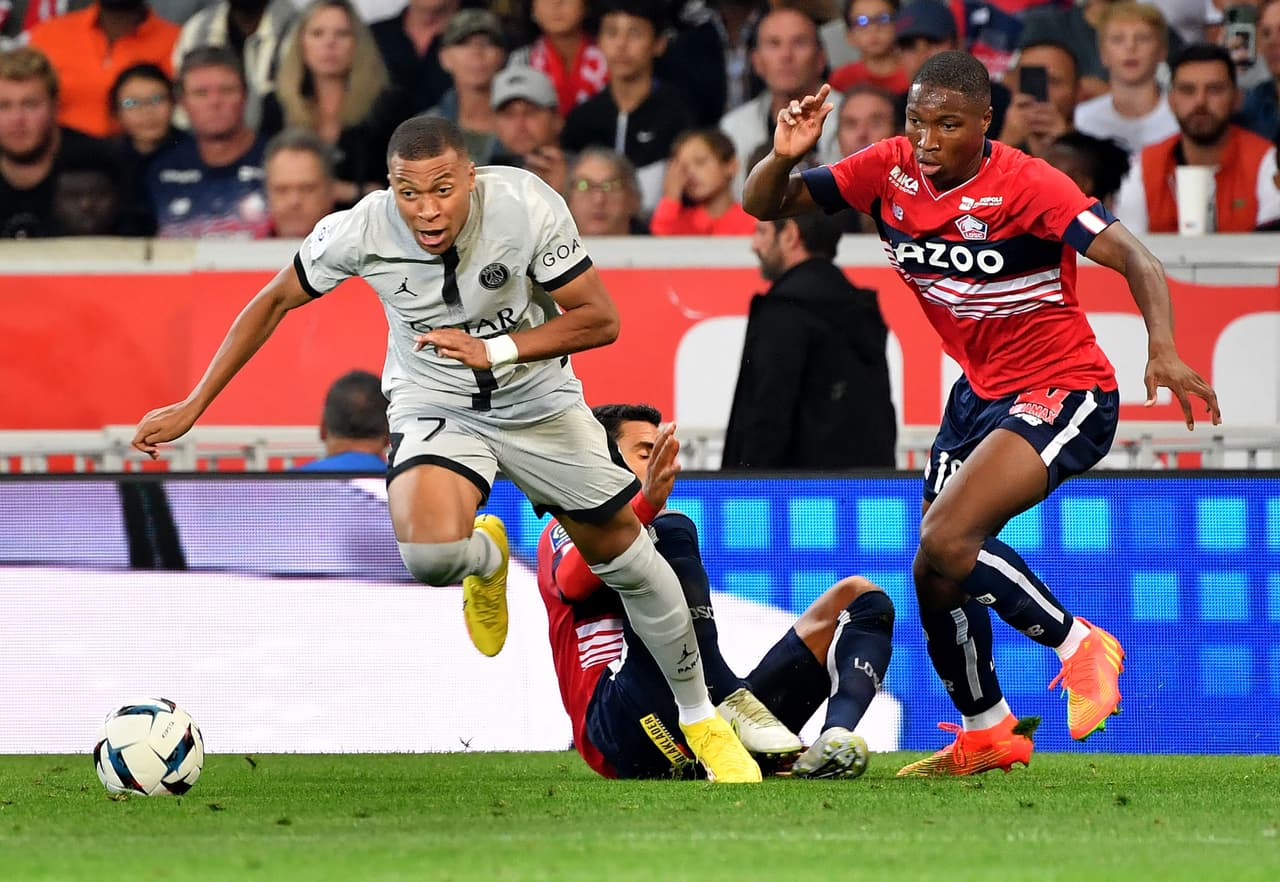 París Saint Germain se dio un festín de goles como vistante ante Lille y se afianzó como líder de la Ligue 1.