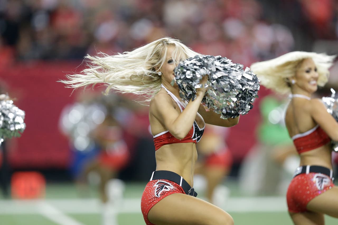 Esta linda rubia consiguió, tras cuatro años como porrista, ser la seleccionada de los Atlanta Falcons para ir al Pro Bowl 2016.