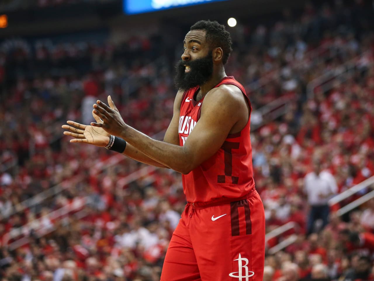 El partido de esta noche para harden fue el 114 en Postemporada en su carrera. La serie se reanuda en Oracle Arena ante los Warriors la noche del próximo miércoles.