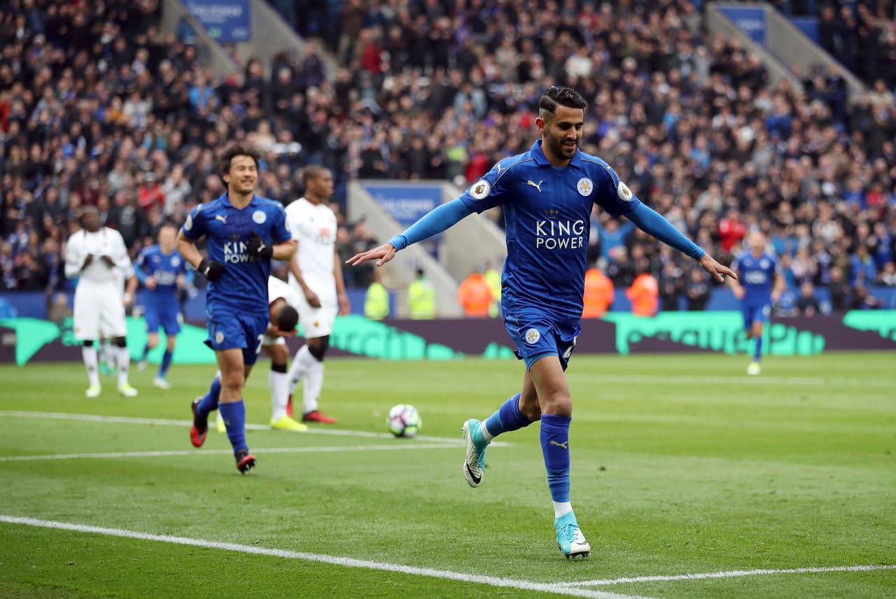 Riyad Mahrez también saldría del Leicester City y el destino que más suena es el Arsenal.