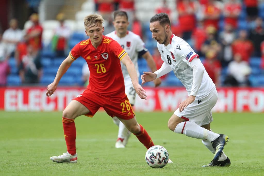 Gales empató 1-1 con Albania, Rusia venció 1-0 a Bulgaria, Israel venció como visita 1-3 sobre Montenegro y Suecia goleó 3-1 a Armenia.