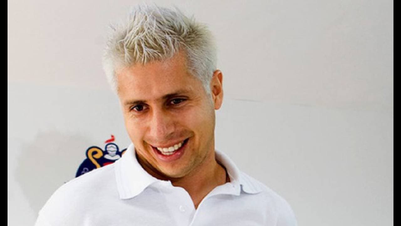 El mexicano más recordado por Boca Juniors, vistió los colores de Tecos, Morelia, Pachuca, Guadalajara, Chiapas, Querétaro, San Luis, Chivas USA y Nayarit.