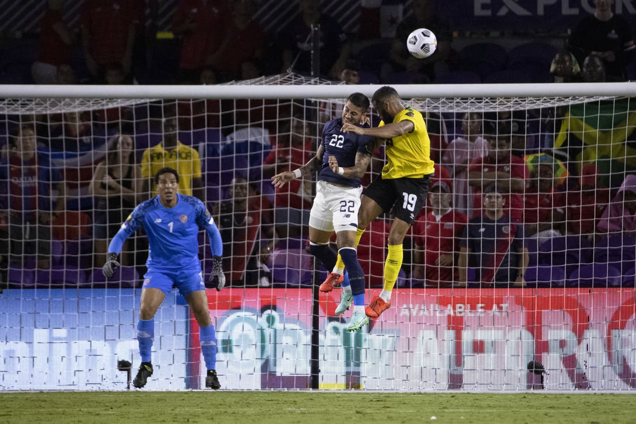 Con solitario gol de Bryan Ruiz, Costa Rica vence 1-0 a Jamaica y consigue paso perfecto a los cuartos de final.