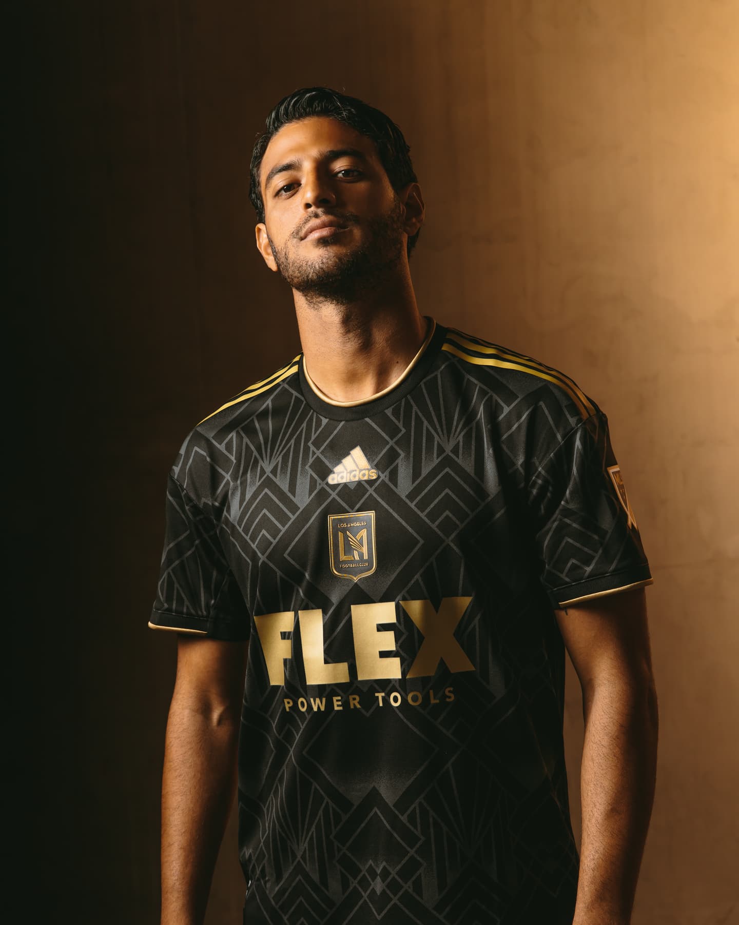 Carlos Vela presenta el nuevo jersey del LAFC - Uno TV