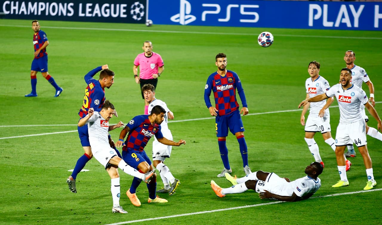 Napoli presionaba mejor, pero no podía concretar las oportunidades.