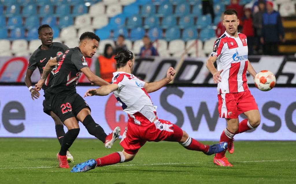 Midtjylland le sacó el partido al Estrella Roja por la mínima durante la fase de grupos de la Europa League. Evander da Silva Ferreira fue el goleador de la tarde.