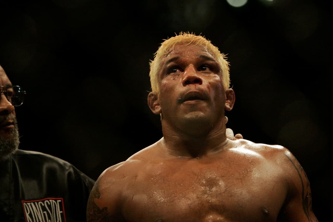 Franca fue condenado en 2012 a tres años de prisión en Estados Unidos, siendo uno de los peleadores de artes marciales mixtas (MMA) en problemas con la ley.