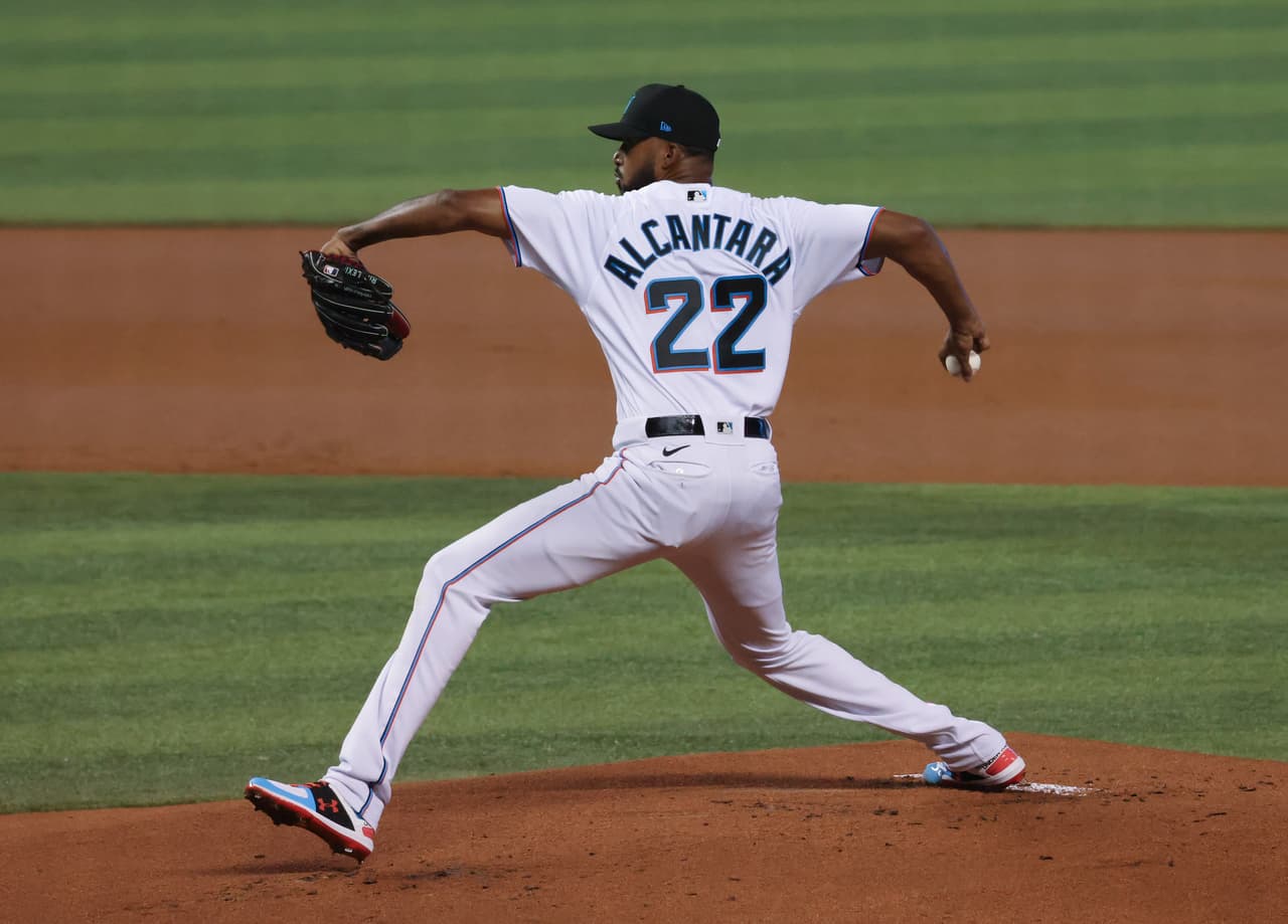 Opening Day en MLB: El estelar Sandy Alcántara se fue sin decisión con Marlins.