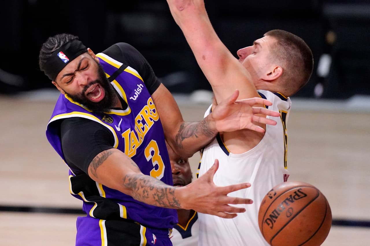 Los Denver Nuggets empataron llegaron a igualar el marcador en el tercer cuarto, pero no fue suficiente. LeBron James anotó 38 puntos y Anthony Davis se mandó con 27; fueron los máximos anotadores del juego.