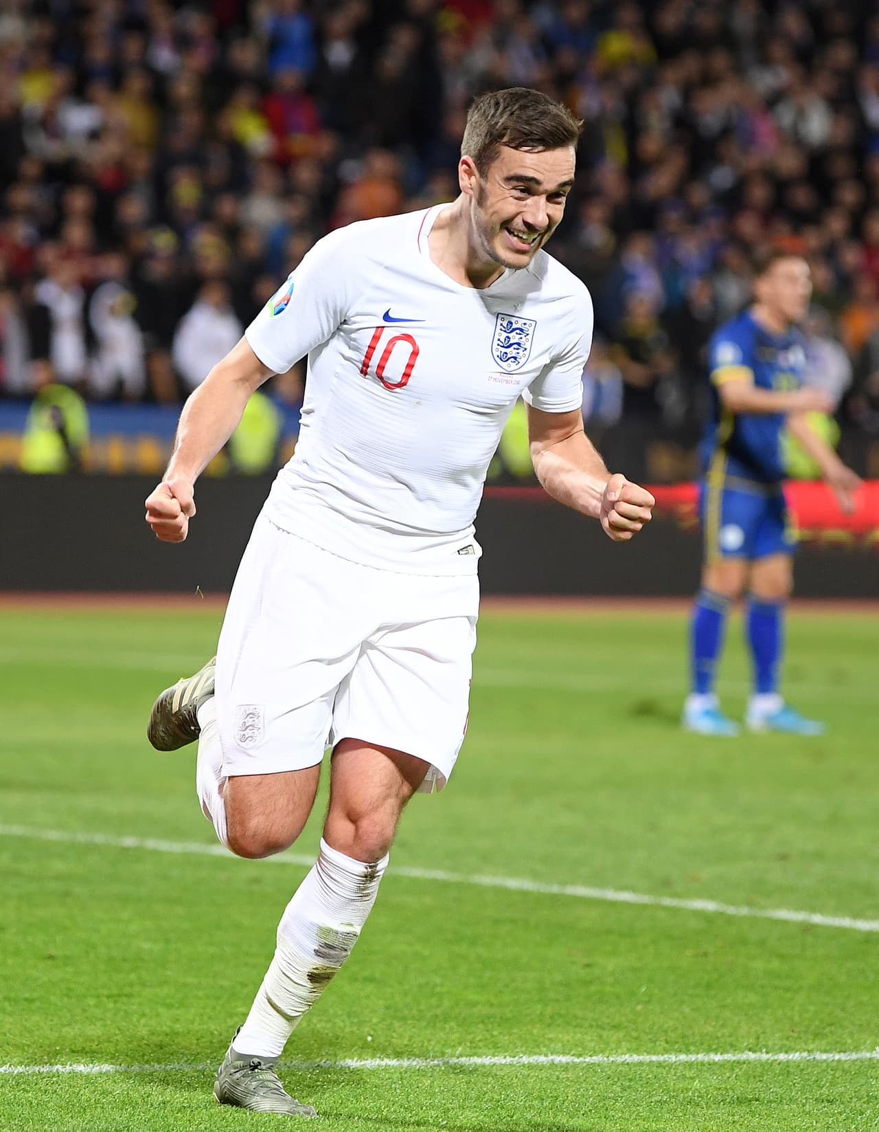 Kosovo es derrotado por Inglaterra 4-0 y es así como los ingleses obtienen su pase a la Euro 2020 como líder de grupo. Los goles fueron anotados por Winks, Kane, Rashford y Mount. Inglaterra se lleva siete victorias y una derrota.