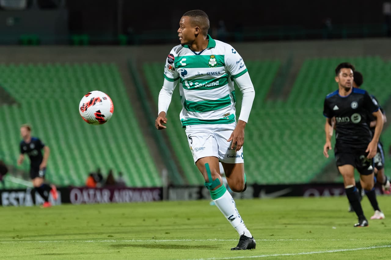 Jesús Otero sorprende al minuto 88, marca el único tanto del encuentro y la da la ventaja a Santos en los octavos de final tras vencer 1-0 al CF Montreal.