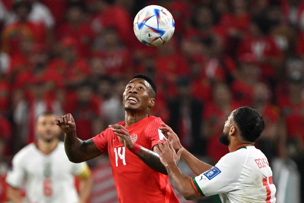 Marruecos y Croacia lograron ese jueves sus boletos a los Octavos de Final del Mundial Qatar 2022, luego de disputar su tercer y último choque del grupo F de la Copa Mundo de la FIFA. En el Estadio Al Thumama, el conjunto marroquí se confirmó como una de las grandes revelaciones de la cita mundialista tras supera por 2-1 a Canadá, con lo cual quedó líder de su grupo y de manera invicta. De otro lado, en el Estadio Ahmed bin Ali, Croacia y Bélgica protagonizaron un duelo intenso entre las selecciones que terminaron como segunda y tercera en el pasado Mundial de Rusia 2018.