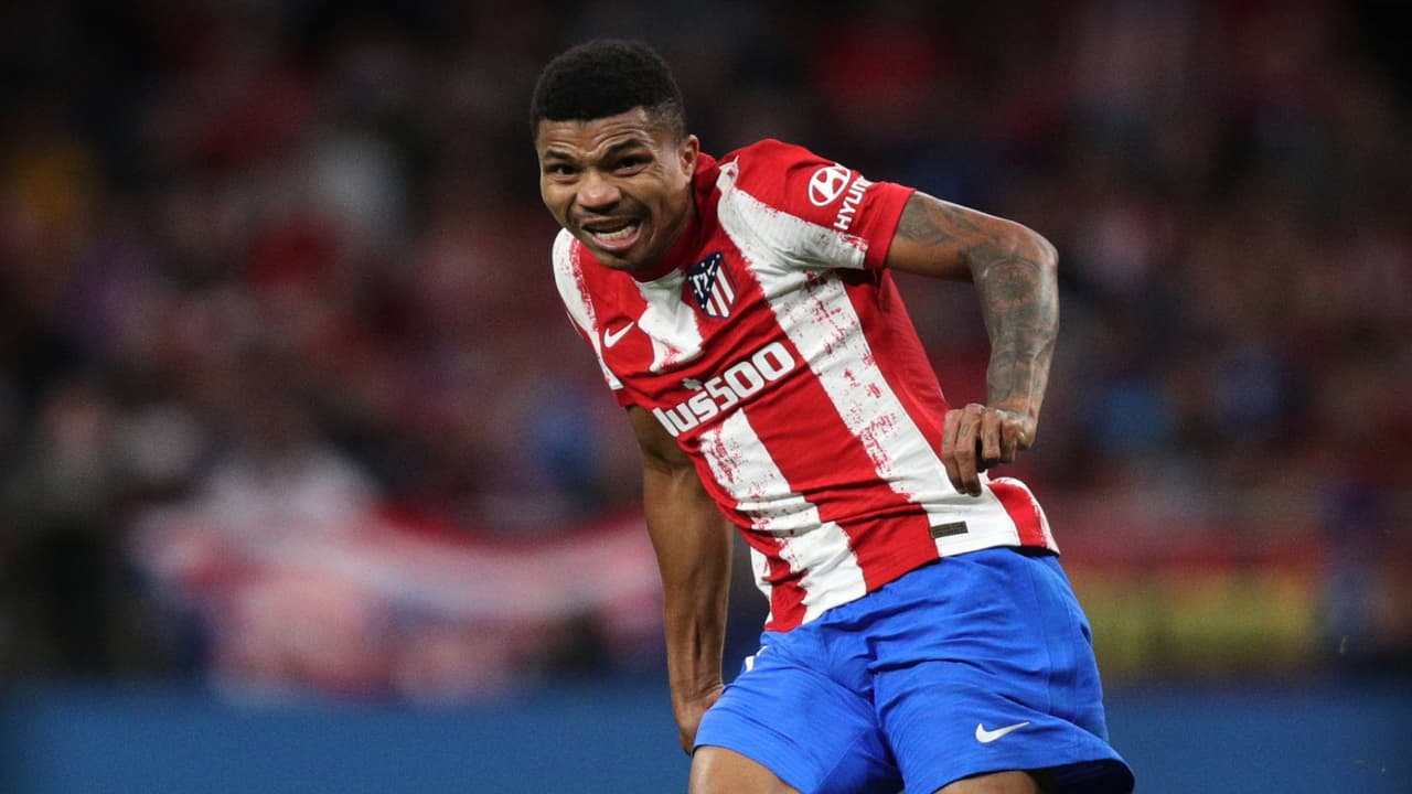 Apelación le quita la amarilla de Reinildo; estará en el derbi ante el Real Madrid