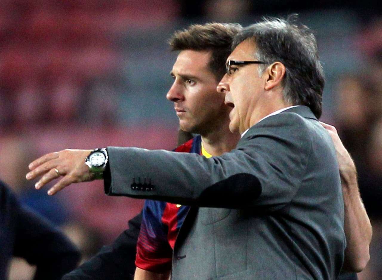 Al llegar a Barcelona 'el Tata' fue inmediatamente identificado con Leo Messi y su entorno. El acento rosarino y la pasión por Newell's unieron a entrenador y jugador. | Fotografía: Reuters