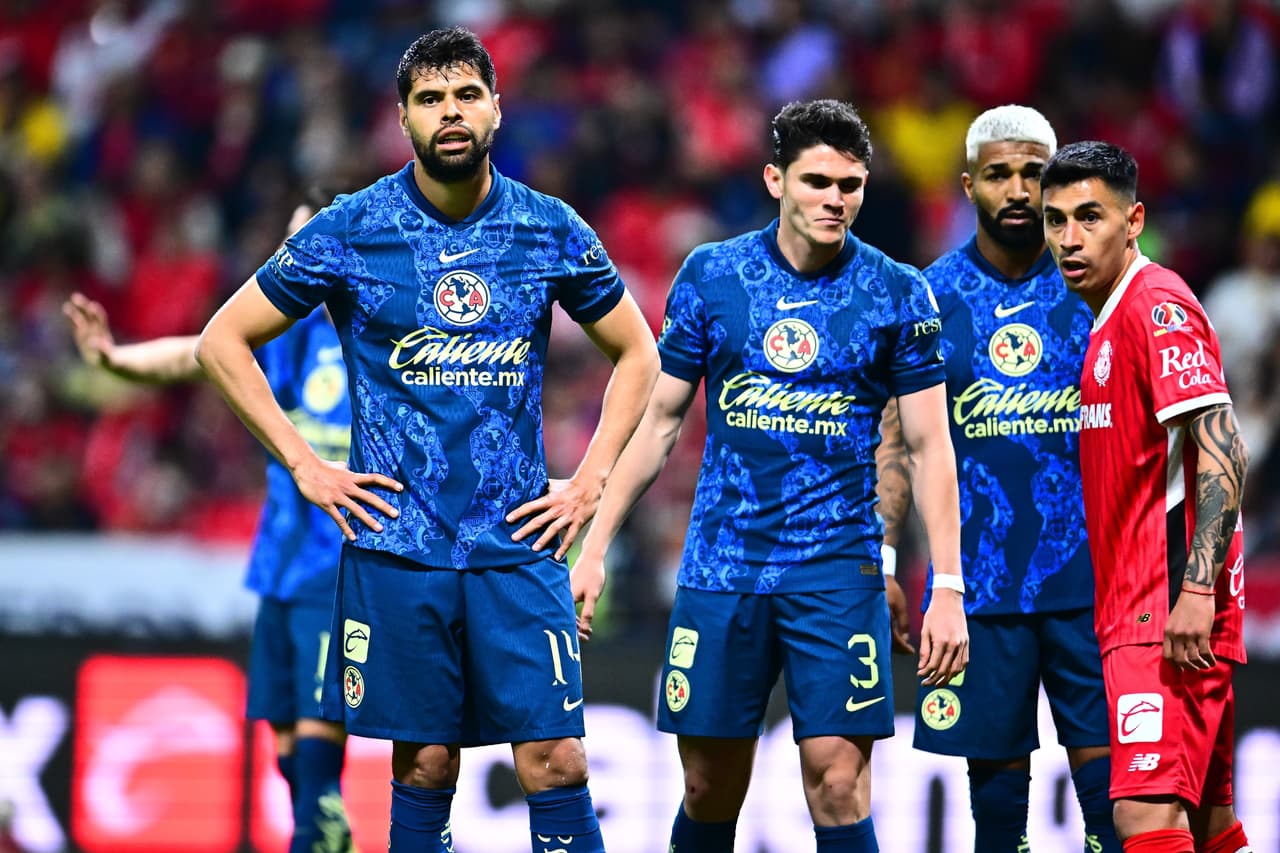 Monterrey preguntó por Néstor Araujo tras lesión de Carlos Salcedo