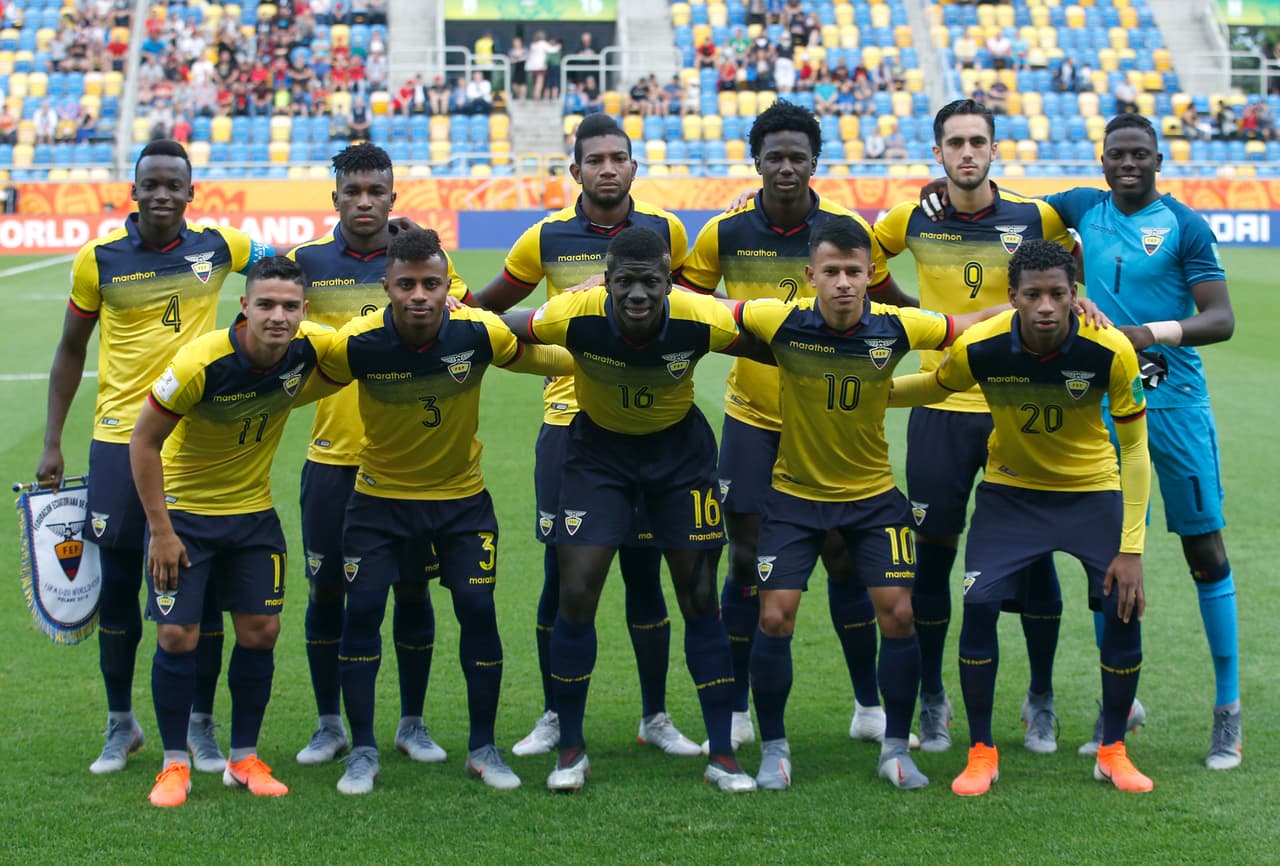 Los ecuatorianos formaron con Ramirez Preciado, Palacios, Vallecilla, Porozo Vernaza, Espinoza, Cifuentes Charcopa, Quintero, Anzules, Plata, Alvarado, Campana.