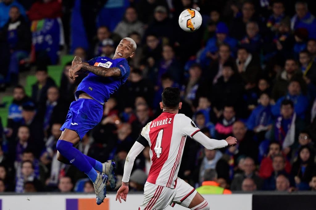 El mexicano disputó 67 minutos en la ida, cuando el Ajax perdió 2-0 en la cancha del Getafe.