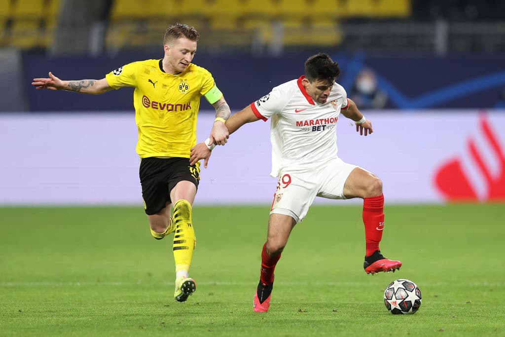 Sevilla presionó los primero minutos, pero Erling Haaland (35’, 54’) abrió el marcador y creció la diferencia desde los once pasos. En-Nesyri (68’, 90+6’) acortaba la diferencia marcando por la vía penal y en el último suspiro llegaba su doblete. El marcador global quedó 5-4 favorable al conjunto germano.