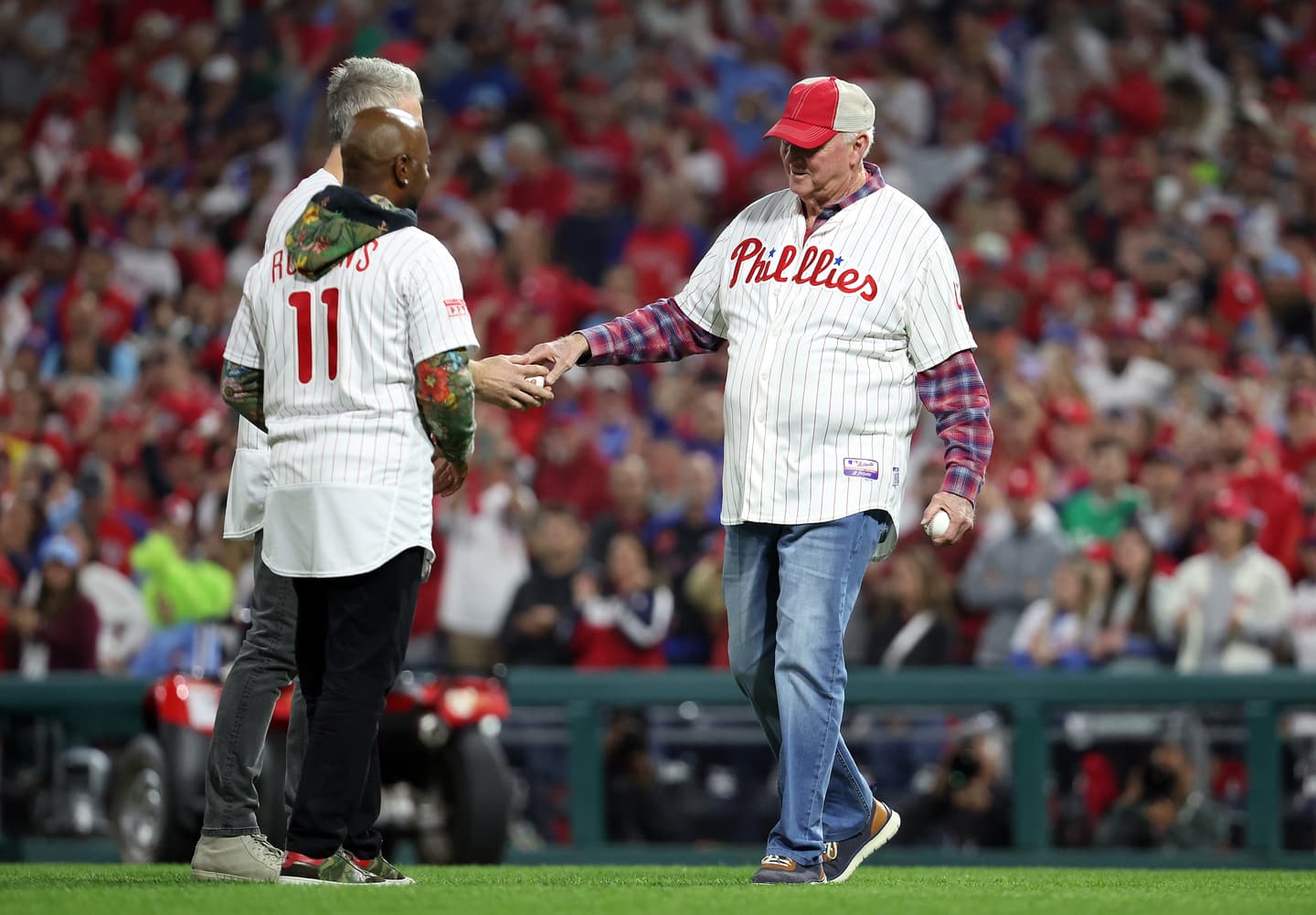 Visita especial! Ochoa y Urquidy intercambian camisetas en Houston, TUDN  MLB