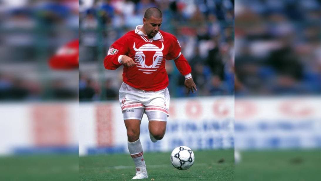 El ‘Turco’ siempre tuvo problemas con el peso, lo cual nunca afectó en la cancha, pues era un crack con la pelota.