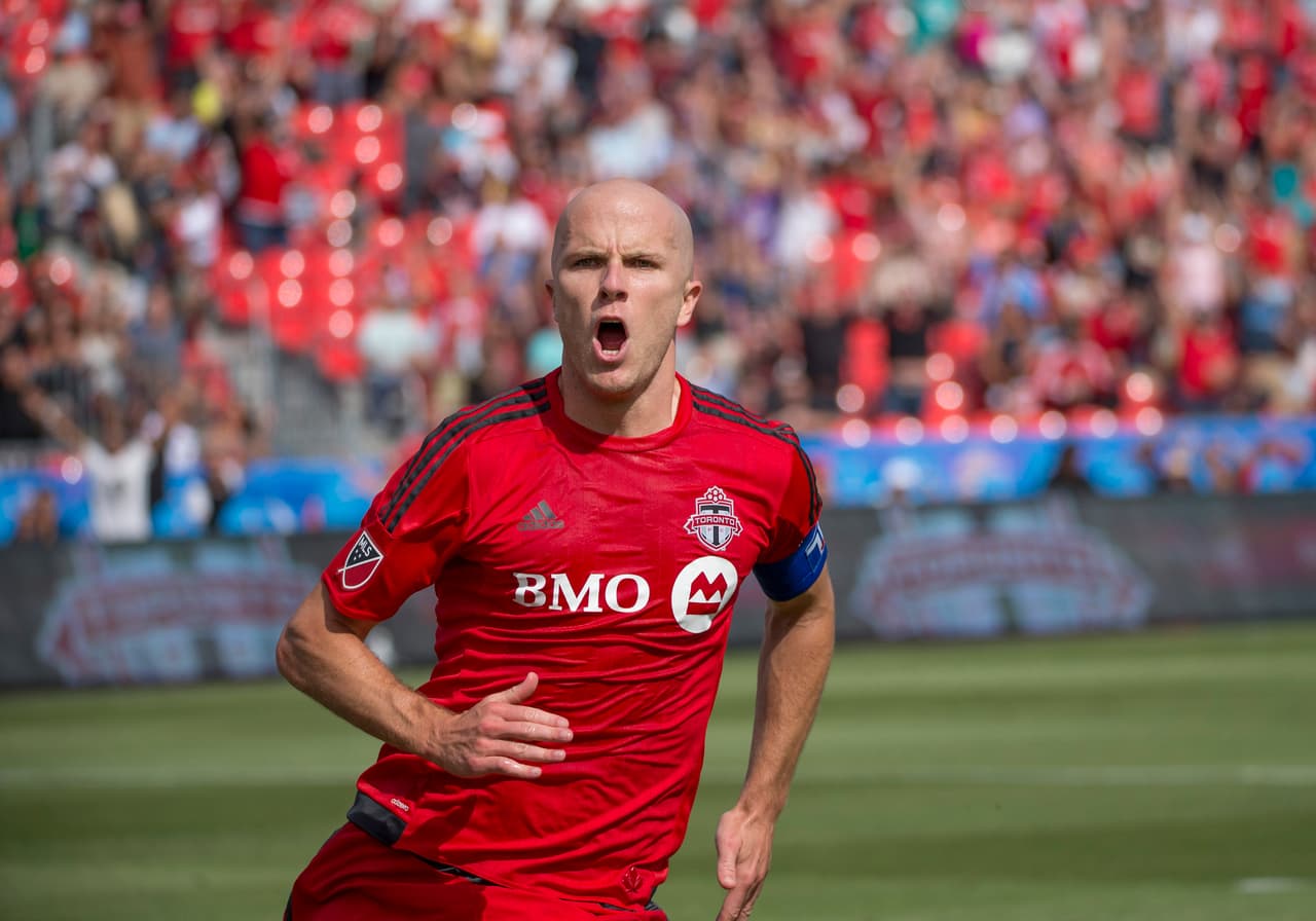 3. Michael Bradley, Toronto FC - $6.5 Millones USD: Bradley es el jugador estadounidense mejor pagado de la liga, aunque curiosamente juega para un club canadiense. El capitán de la selección de los Estados Unidos ha sido fundamental en la nueva y exitosa era de los Escarlatas