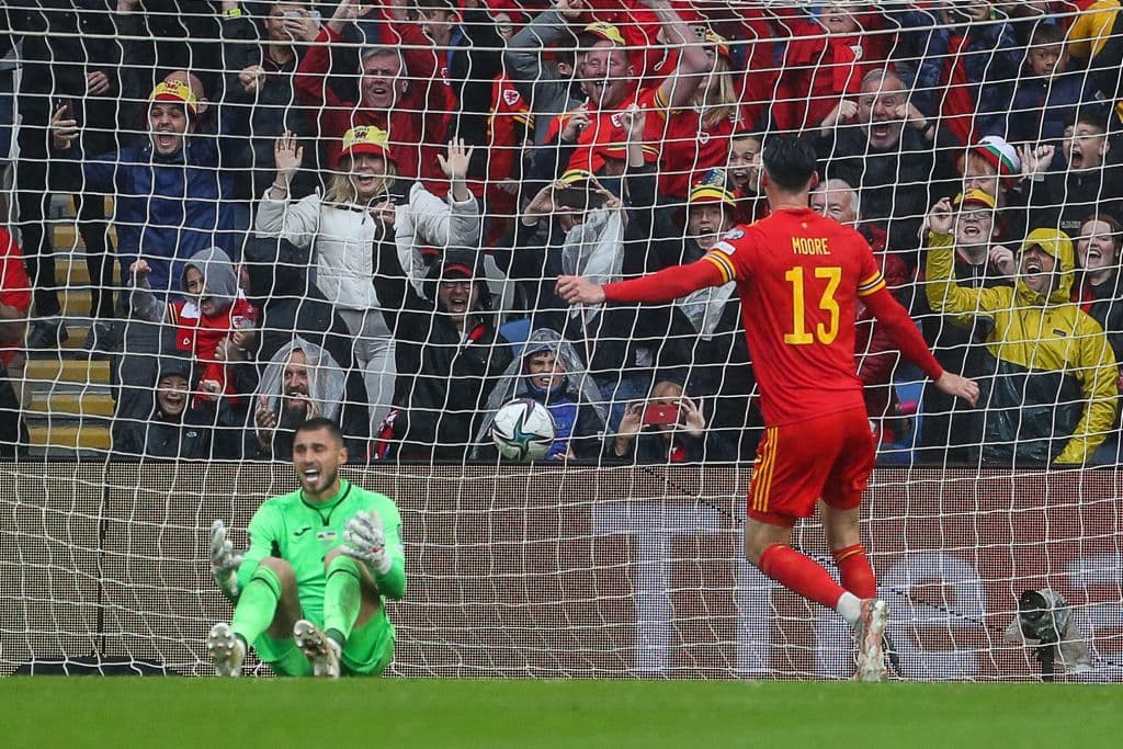 La selección de Gales se quedó con el último boleto de Europa boleto al Mundial de Qatar 2022, tras vencer 1-0 a Ucrania con un gol en propia puerta de Andriy Yarmolenko.