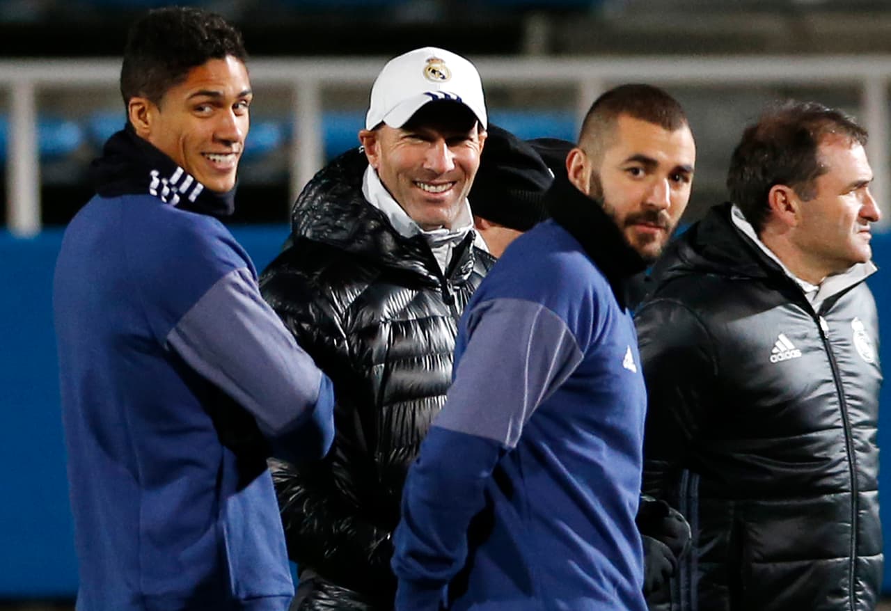 Zidane reconce a su compatriota Varane como uno de los jugadores fijos dentro de su esquema de juego, no solo por su clase sino por ser uno de los hombres a futuro en el club.