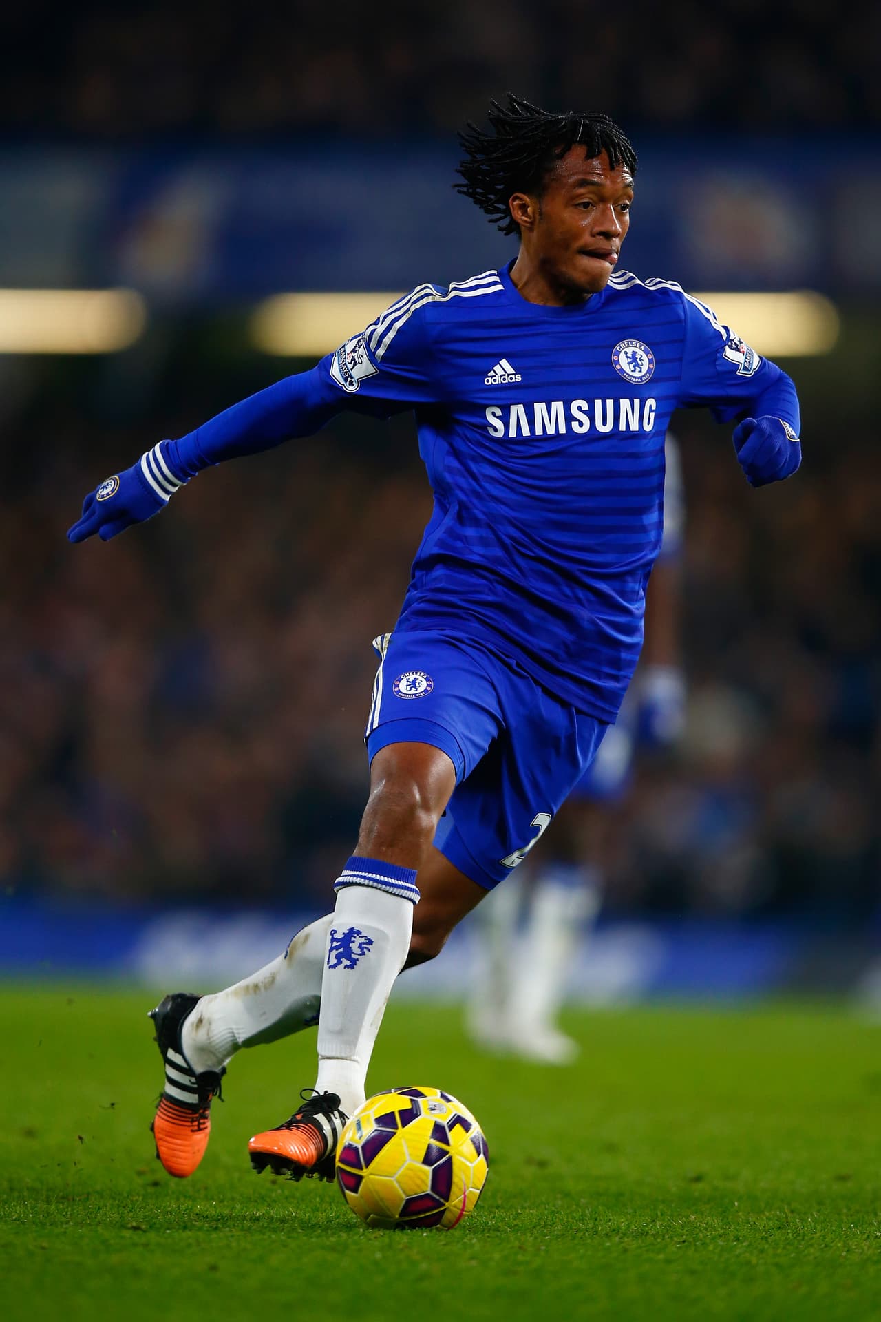 El 2 de febrero del 2015 se concretó el fichaje del colombiano que salía de la Serie A hacia el fútbol de primer nivel de Inglaterra con el Chelsea luego de que tuvo una destacada actuación con la selección cafetalera en el Mundial de Brasil.