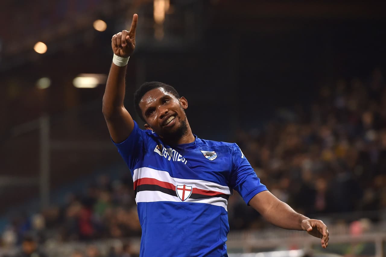 El potente delantero camerunés abandonó la Premier League para arribar a la Serie A aunque no lo hizo con un equipo contendiente ya que fichó por la Sampdoria donde tuvo un aterrizaje complicado pero terminó siendo importante en el ataque del club.