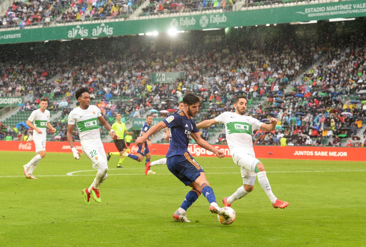 Vinicius Junior se luce con un doblete y la da la victoria 1-2 al Real Madrid sobre el Elche.