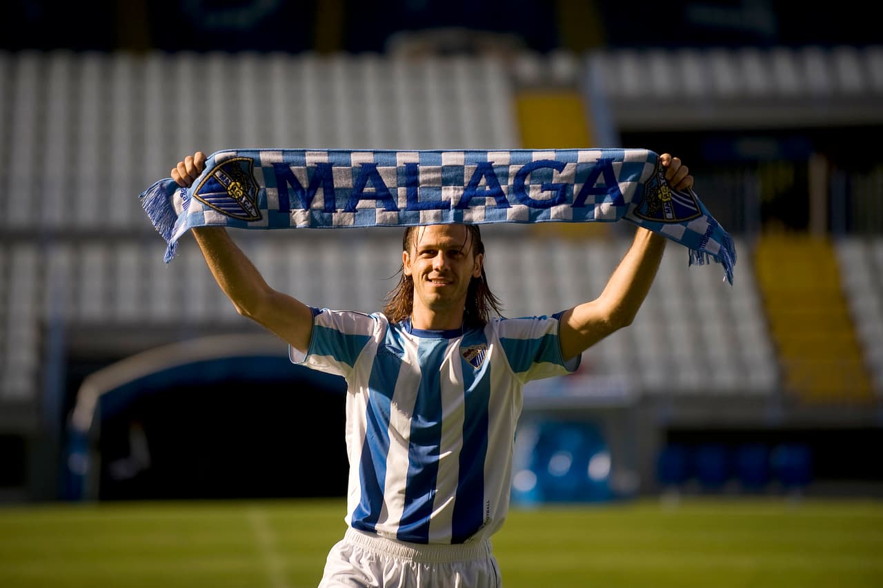 El defensor llegó al Málaga de la mano de Pellegrini, que ya lo había entrenado en River Plate. Durante dos años y medio fue el jefe de la defensa boquerona, viviendo los mejores momentos del club andaluz.
