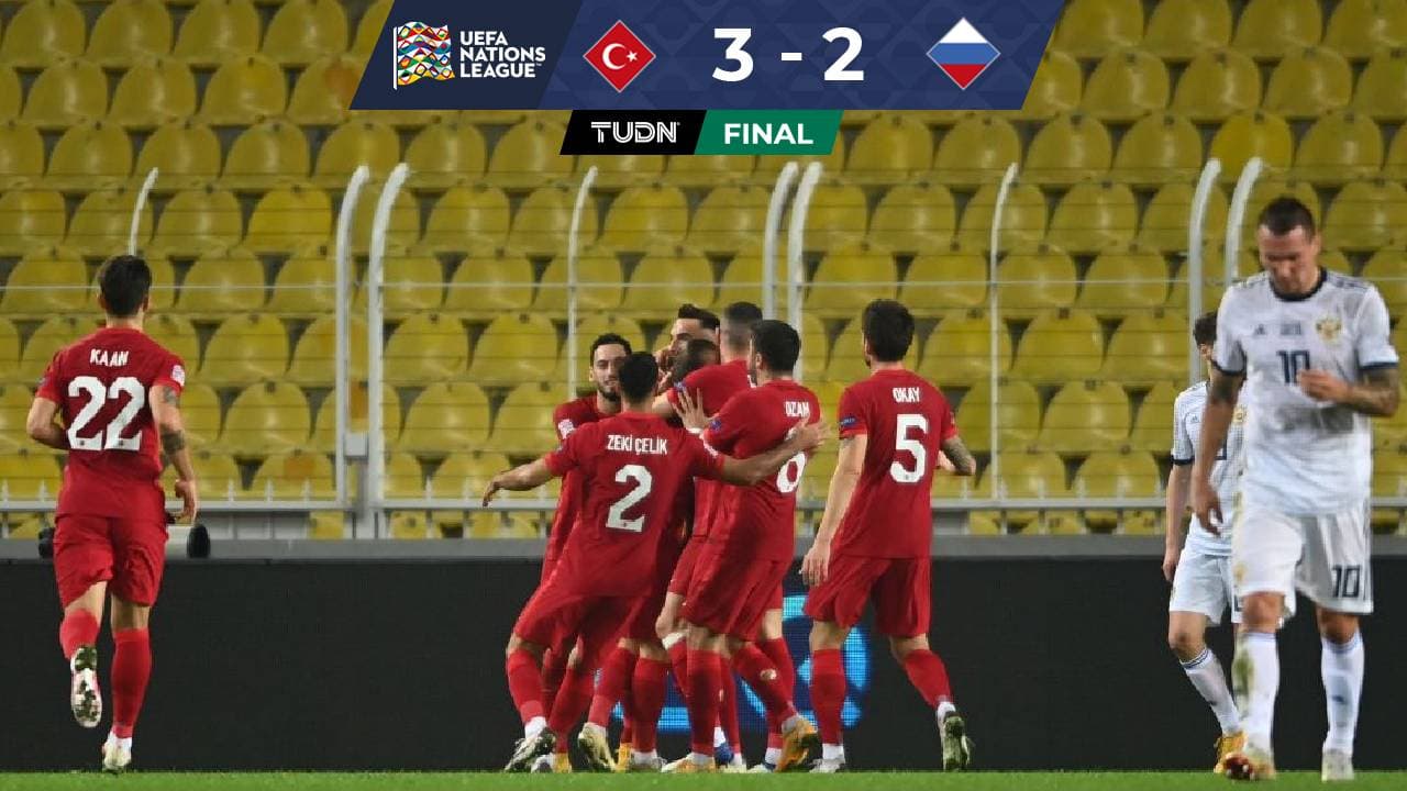Turquía venció a Rusia y se metió en la pelea en el Grupo 3